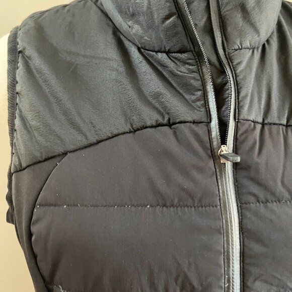 Lululemon Black Lightweight Vest PTP = 17" - Picture 2 of 9